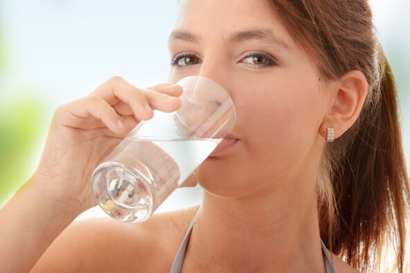 regime de água ajuda a perder peso