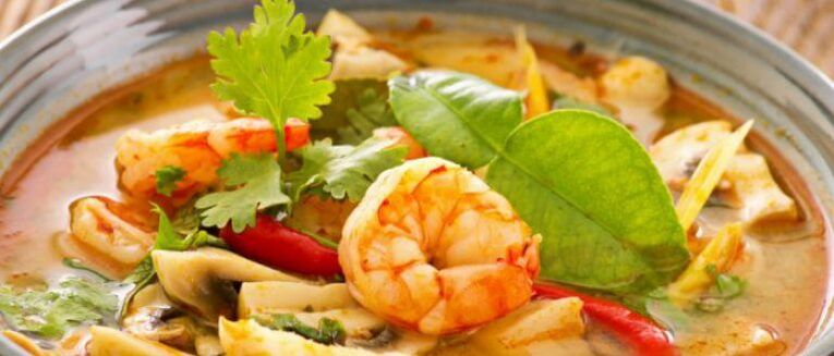 sopa de camarão com dieta baixa em carboidratos