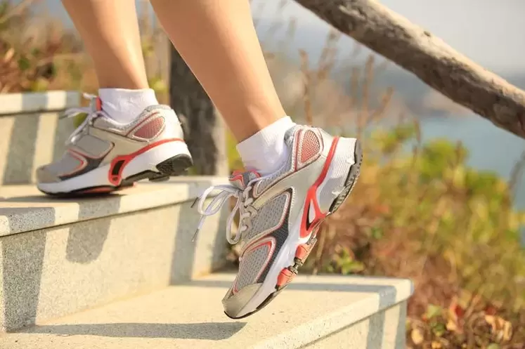 Correr escadas é uma forma de fortalecer os músculos das pernas e perder peso