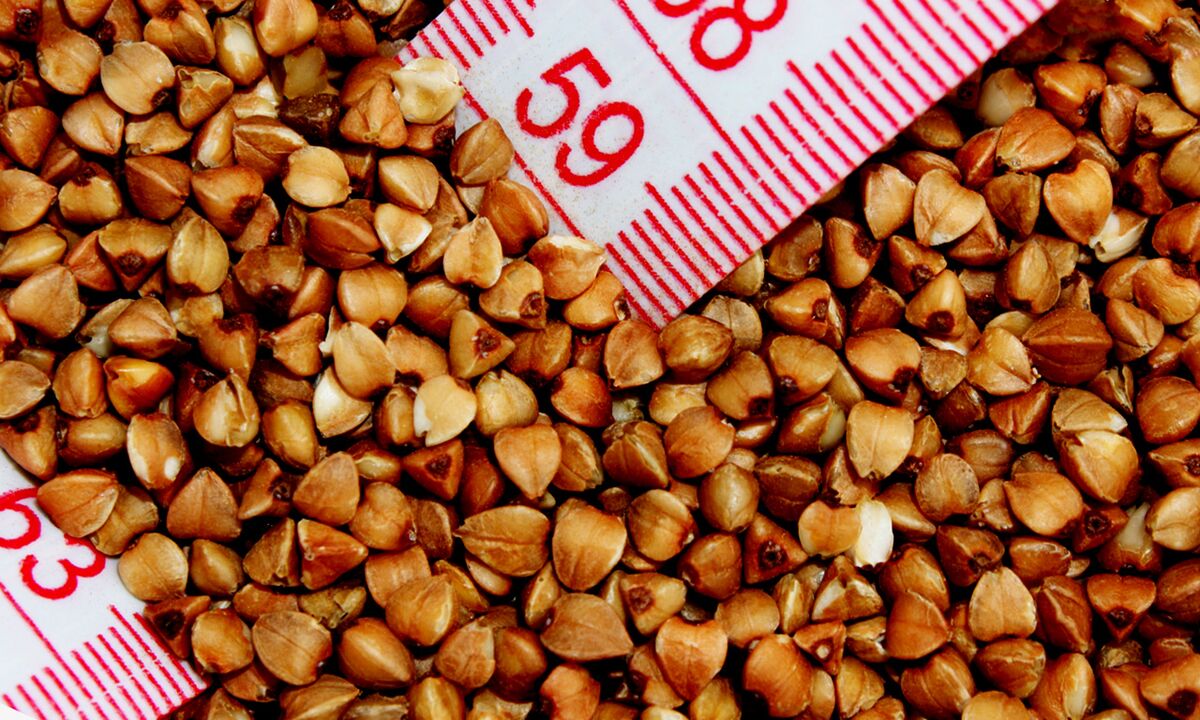O trigo sarraceno é um produto de baixa caloria que ajuda a perder peso